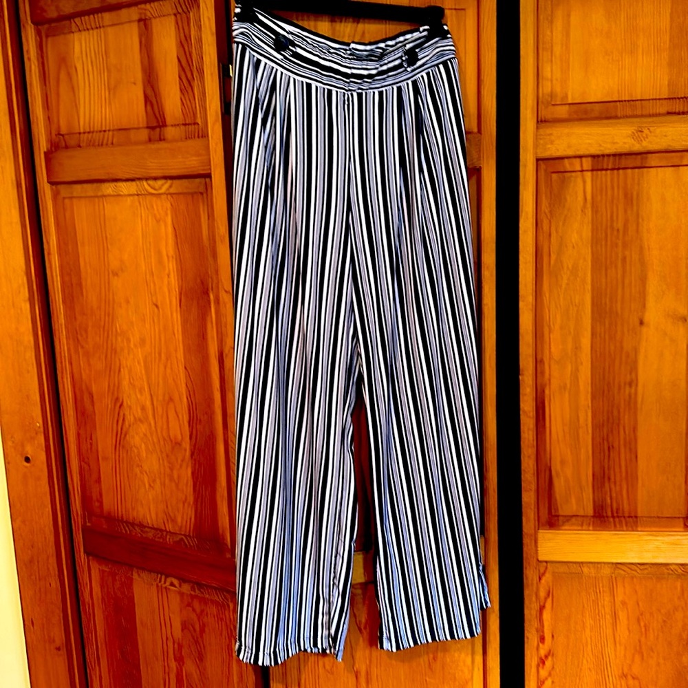 Wide leg pants